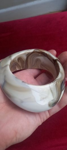 Vintage jewelry is sold individually for 5 to 10 euros