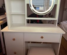 vanity station