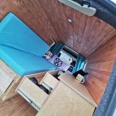 Cosy Volkswagen Caddy Maxi Camper