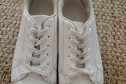 SALE  E5 !!! Black and White Trainers   Size 10