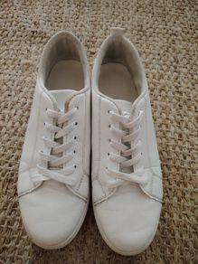 SALE  E5 !!! Black and White Trainers   Size 10