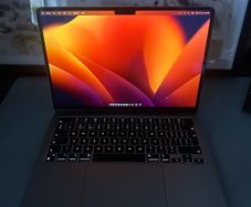 MacBook Air M3 2024