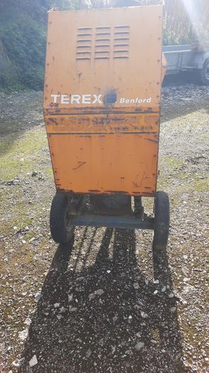 Diesel 4 barrow mixer- excellent condition- key and pull start
