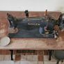 singer foot operated sowing machine Image 4