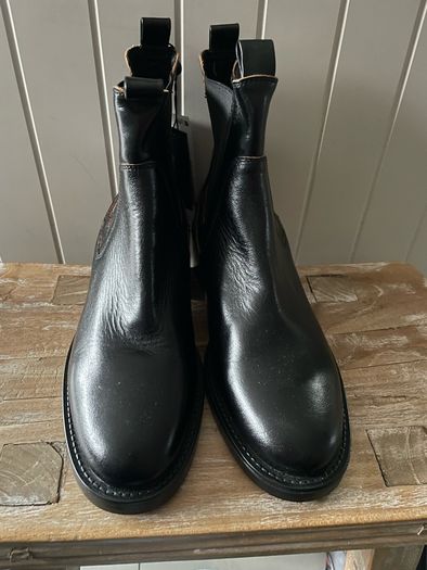 Chelsea ankle boots Massimo Dutti size 5 brand new