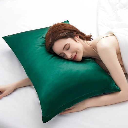 Brand New Pack of 2 satin pillowcases for hair and skin,