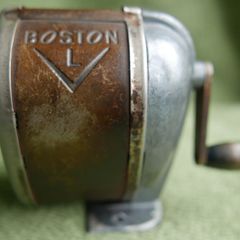 Vintage Boston Metal Manual Table Top Pencil Sharpener