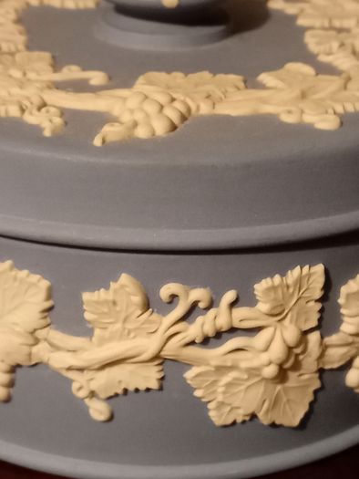 Set of Vintage Wedgwood Blue Jasperware Round Trinket Box and 3 x Small Plates