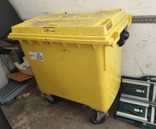wheelie bin