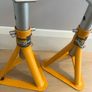 Halfords 2 Tonne Hydraulic Trolley Jack with Pair of 2 Tonne Axle Stands Image 3