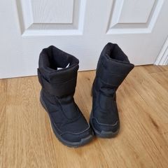 winter quechua waterproof  snow boot size 4uk