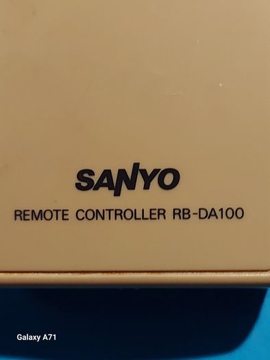 Sanyo Mini HiFi System, Radio, CD and Tape Cassette, Model DC-DA100, with 2 Sanyo Speakers, and Remote Control