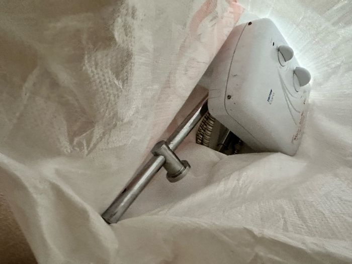 triton t80 / Cara mains electric shower