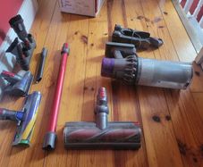 Dyson V15 Outsize Absolute Cordless Vacuum (DAMAGED)