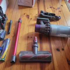 Dyson V15 Outsize Absolute Cordless Vacuum (DAMAGED)