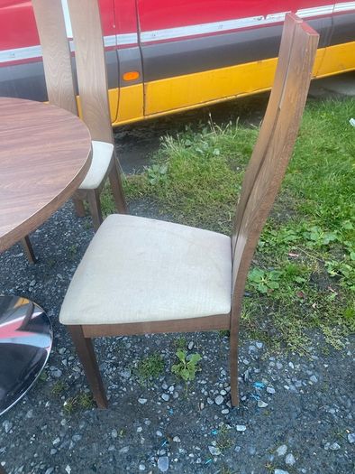 table and 4 chairs