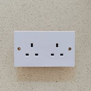 White plug socket 2 gang
