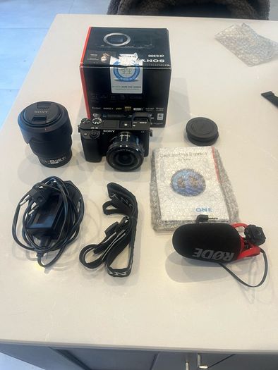 sony a6300 camera + kit