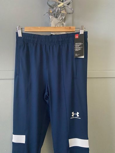 BNWT Under Armour Bottoms - YLG