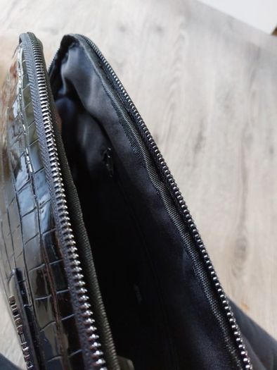 New River Island patent croc lap top case. Rrp 25 eurp