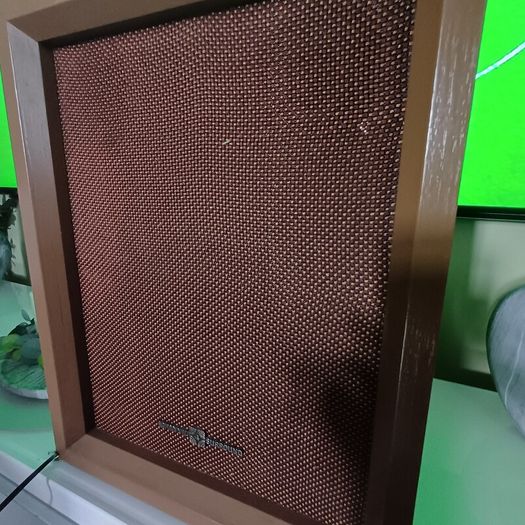 Mega Rare Time Capsule from 1971 Onkyo X1 quadraphonic console system hifi Gold from Japan in Stunning condition this is a statement piece and highly sought-after with the original speakers and hifi cabinet