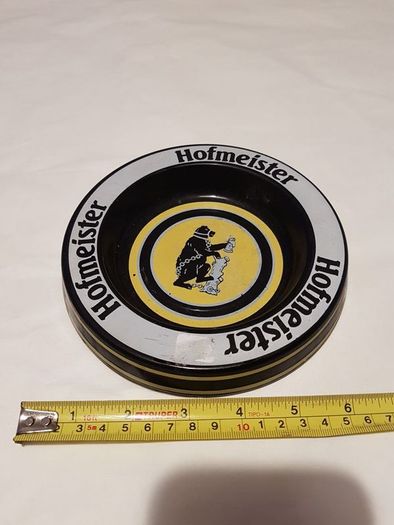 Hofmeister ceramic ashtray advertising ,Scottish pale ale lager,from 1980s to 2003,,ie "" fellow the bear"" George ""collectors item price includes post to anywhere in ireland thank you, very good condition