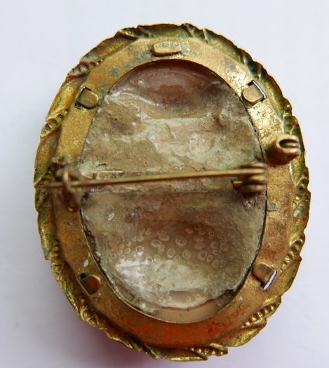 Vintage  Cameo Brooch
