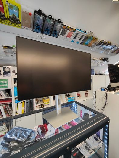 DELL U2422H UltraSharp 24" FHD (1920x1080) LCD IPS Pivot Monitor/ Used