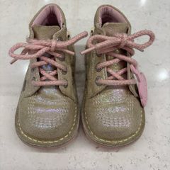 girls kickers