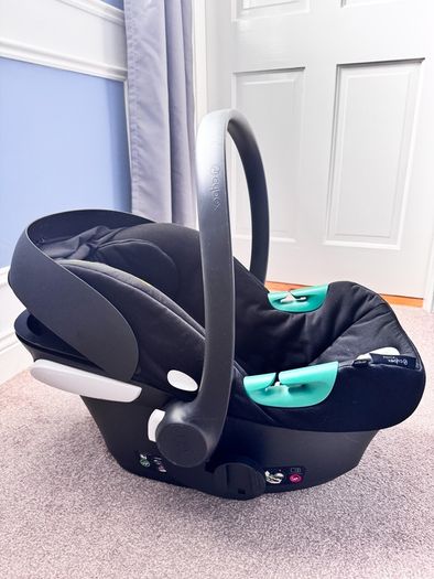 Cybex Aton B2 R129 Car Seat with ISOFix Base One - Volcano Black