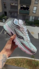 Saucony ProGrid Omni 9