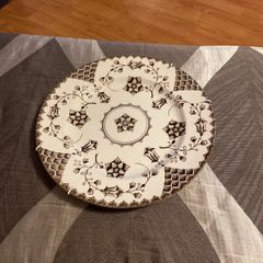 Plate with wall hanger - English Ironstone- Romance