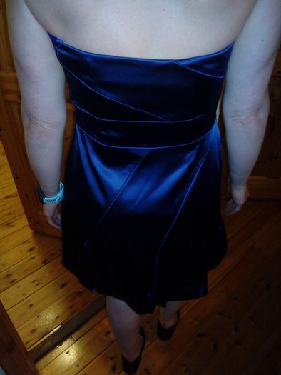 Dresses excellent condition