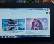 DELL Inspiron Mini 10, Model PP19S, Intel Atom CPU N270, 1.6GHz, 1GB Ram, 150GB HDD, Windows 7 Ultimate, 32 bit,  Opera, Chrome and VLC for best movie experience