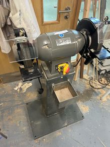 Pedestal Grinder