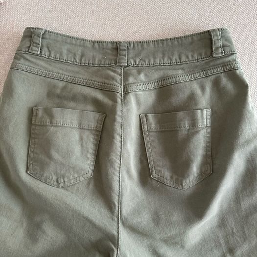 HM mid waist khaki chino pants in size S/8/36