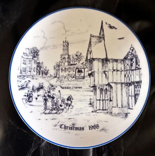 Four Vintage Coalport Wallace Arnold Christmas Plates