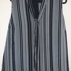 PLUS SIZE (20) Monochrome Stripe Top. New