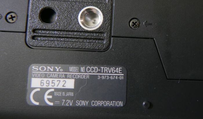 Sony Handycam CCD-TRV64E Hi8 Analogue Camcorder