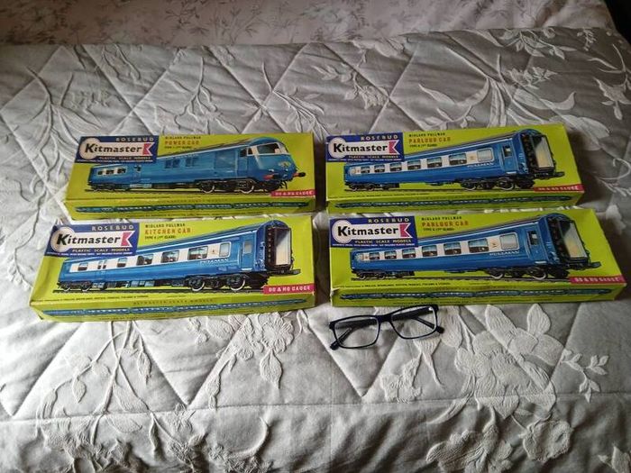 Kitmaster 00 gauge train kits