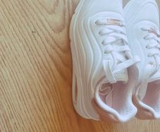 skechers