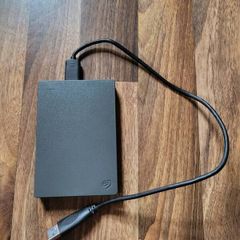 Seagate  Seagate USB 3.0 2TB External Basic Portable Hard Drive