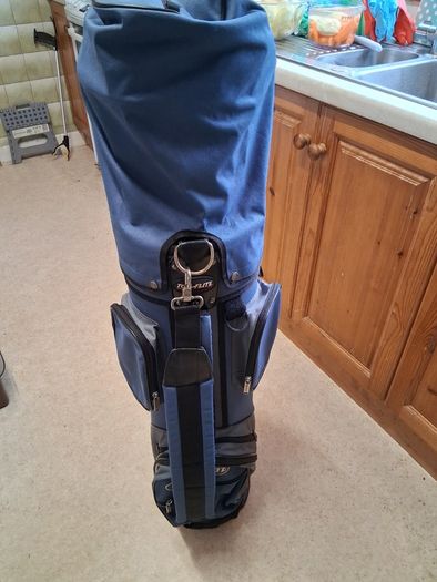 Mens golf clubs .