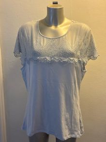Baby blue lace stretchy top size UK16/18 EU44/46 Postage included