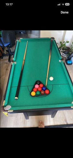 Pool table