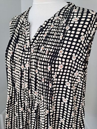 High end tunic by Masai with pockets size L, UK 14
