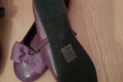 Girl's shoes