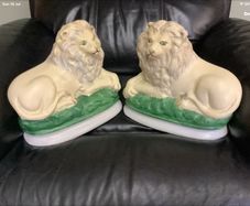 Lion ornaments Pair
