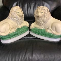 Lion ornaments Pair