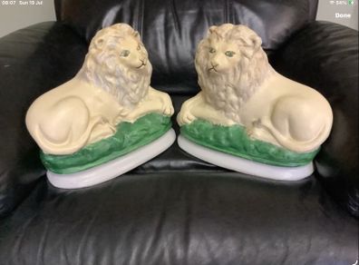 Lion ornaments Pair
